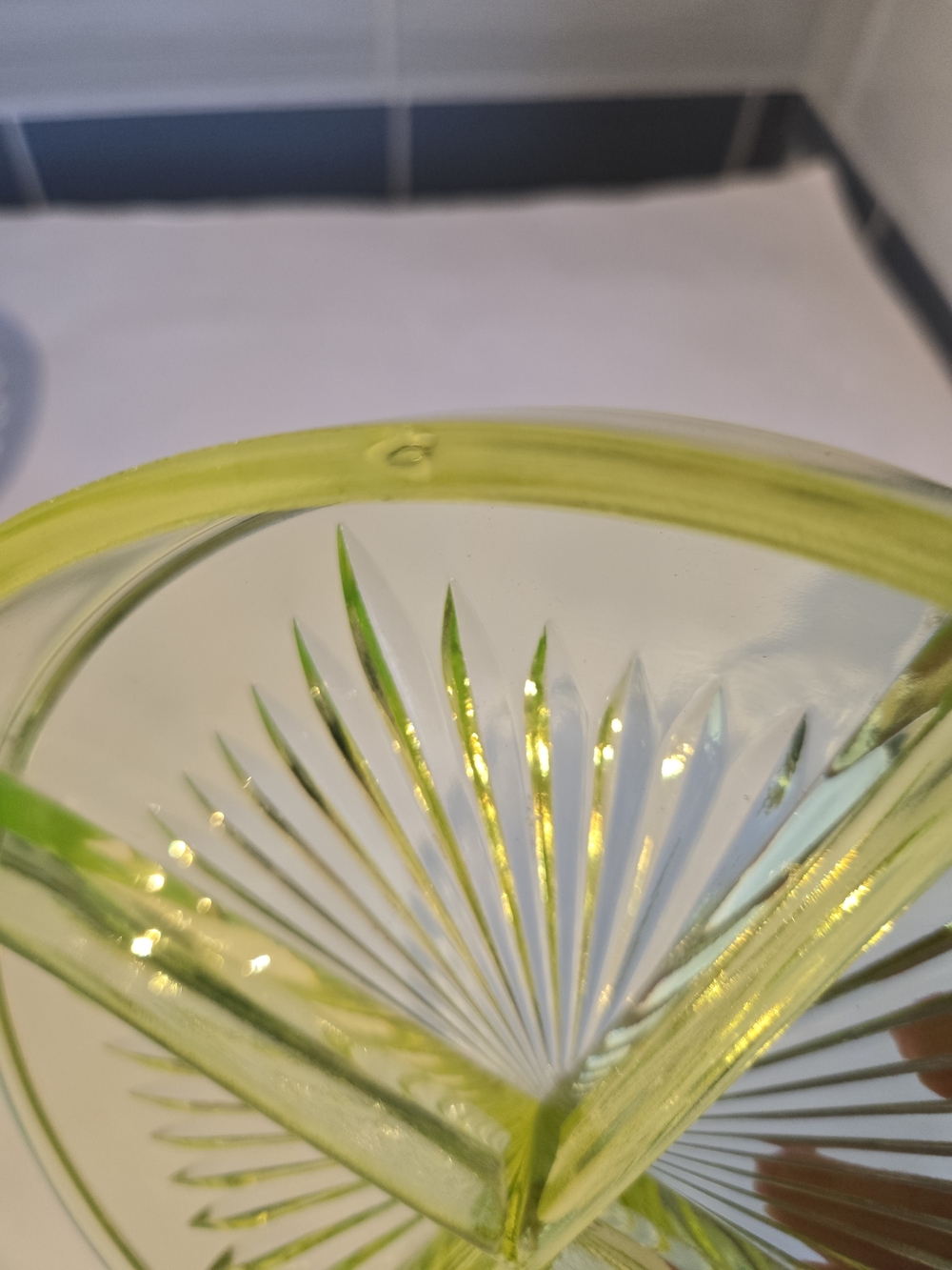 Vintage Yellow Vaseline Uranium Divided Glass Server with Metal Basket - Picture 7 of 11